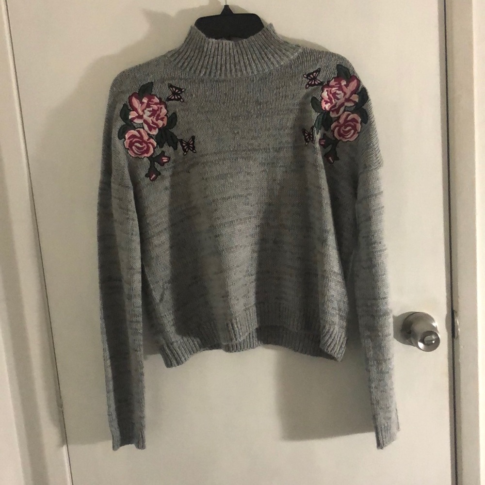 Grey knitted long sleeve turtle neck